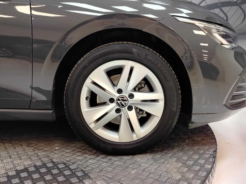 								Volkswagen Golf full									