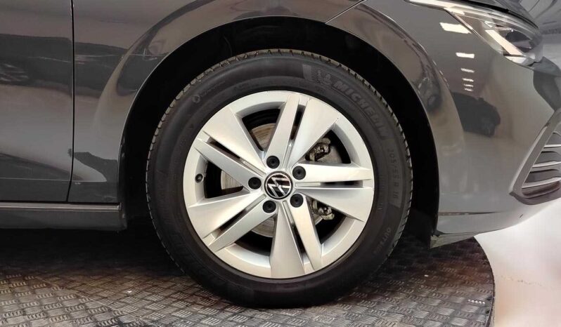 								Volkswagen Golf full									