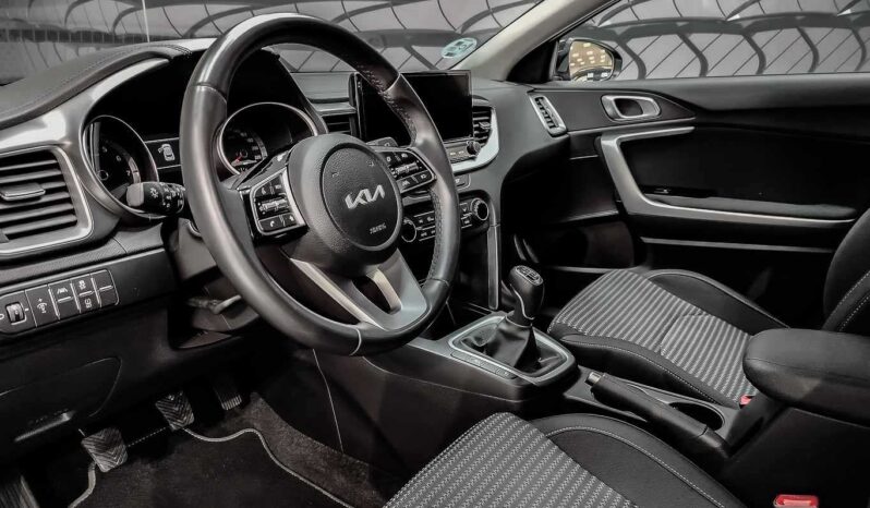 								Kia XCeed full									