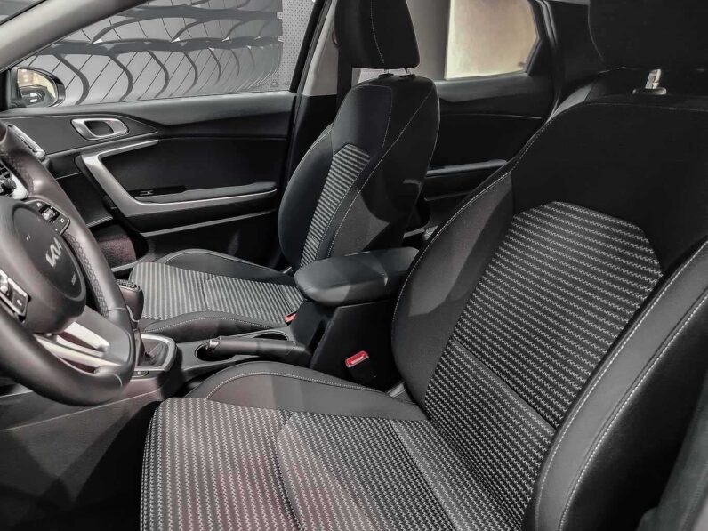 								Kia XCeed full									