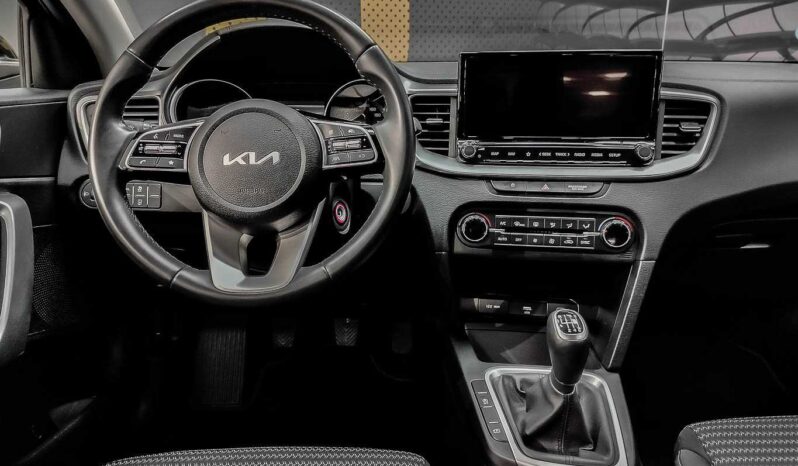 								Kia XCeed full									