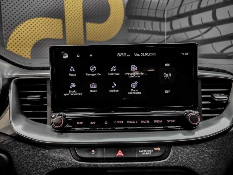 								Kia XCeed full									