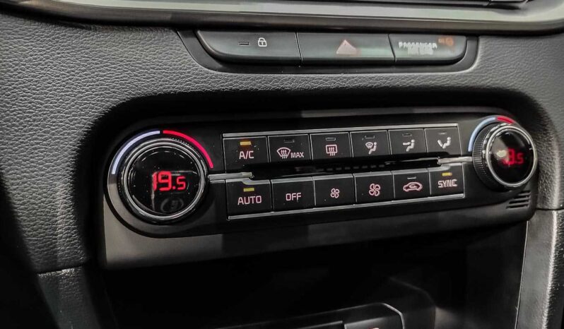 								Kia XCeed full									