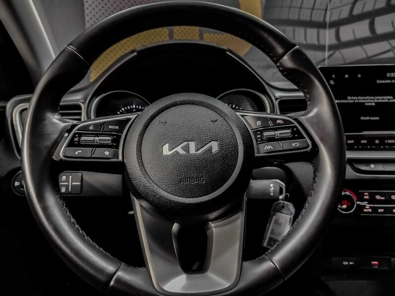 								Kia XCeed full									