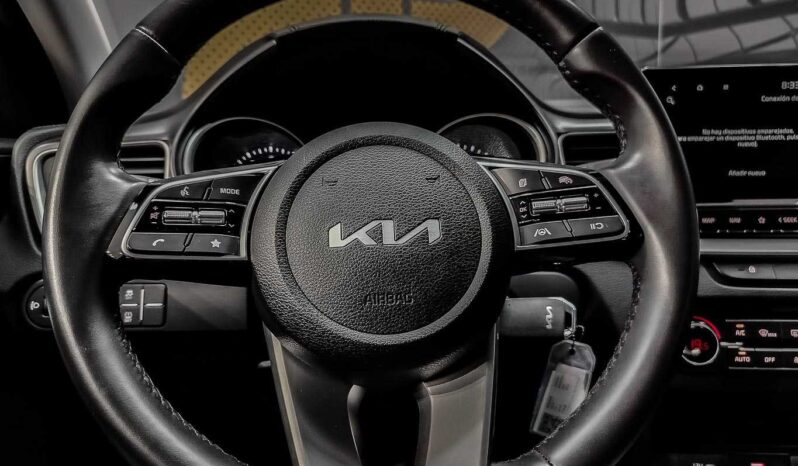 								Kia XCeed full									
