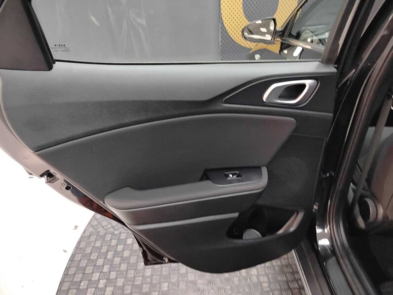 								Kia XCeed full									