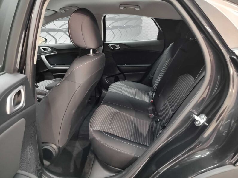								Kia XCeed full									