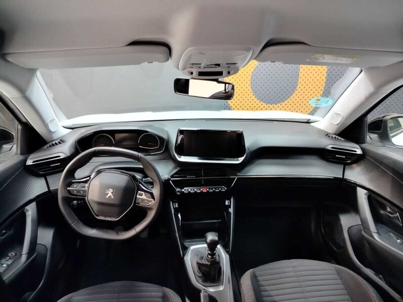 								Peugeot 2008 full									
