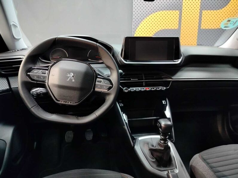 								Peugeot 2008 full									