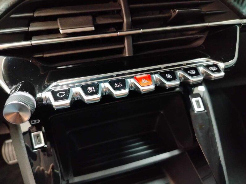 								Peugeot 2008 full									