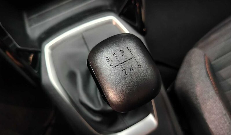 								Peugeot 2008 full									