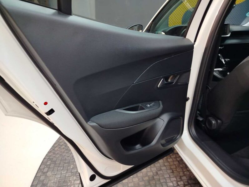 								Peugeot 2008 full									