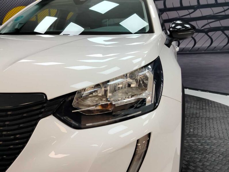 								Peugeot 2008 full									