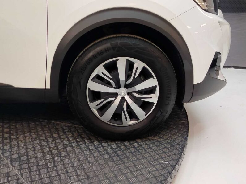 								Peugeot 2008 full									