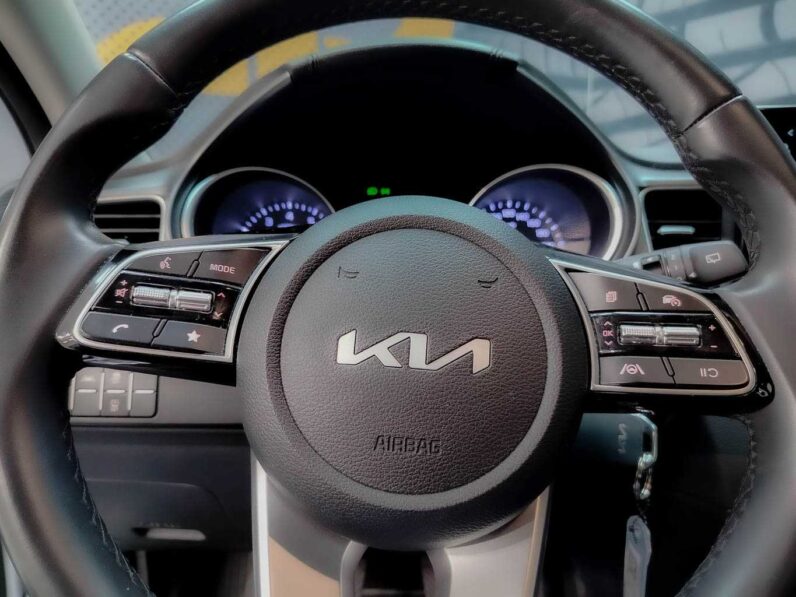 								Kia XCeed full									