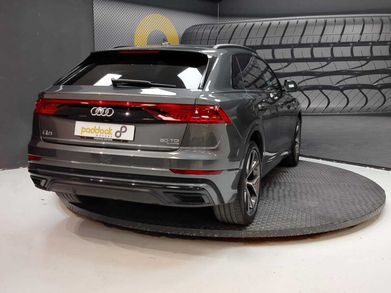								Audi Q8 full									