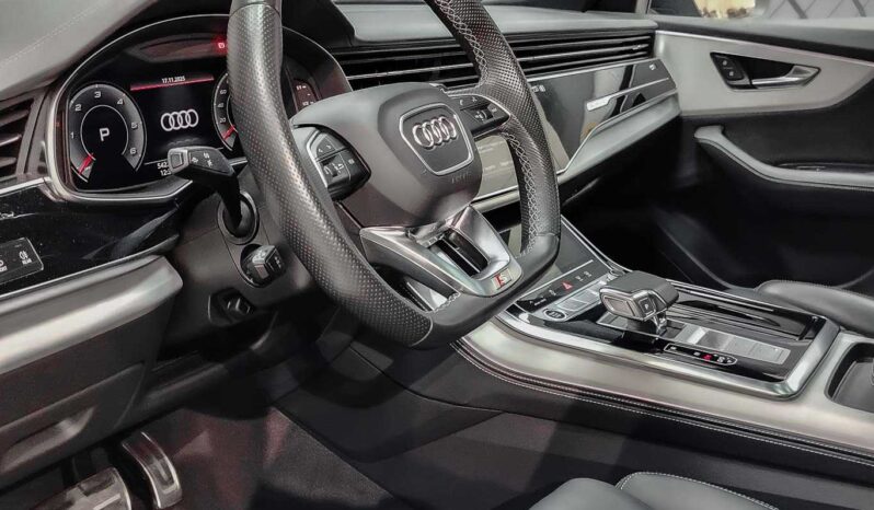 								Audi Q8 full									