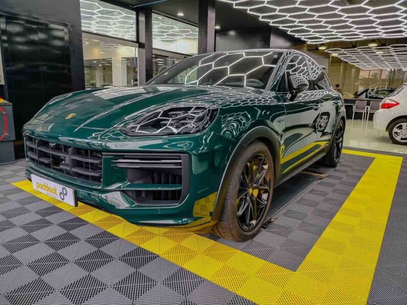 								Porsche Cayenne full									