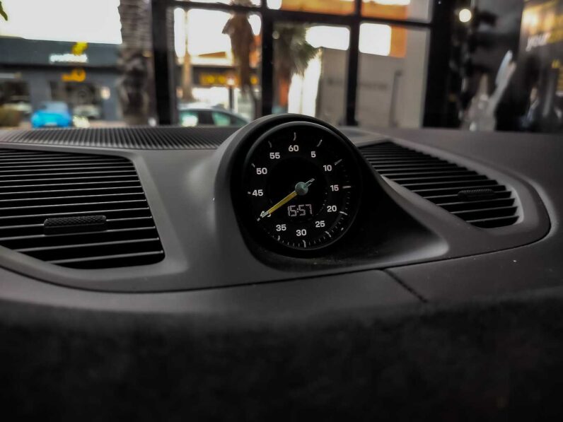 								Porsche Cayenne full									