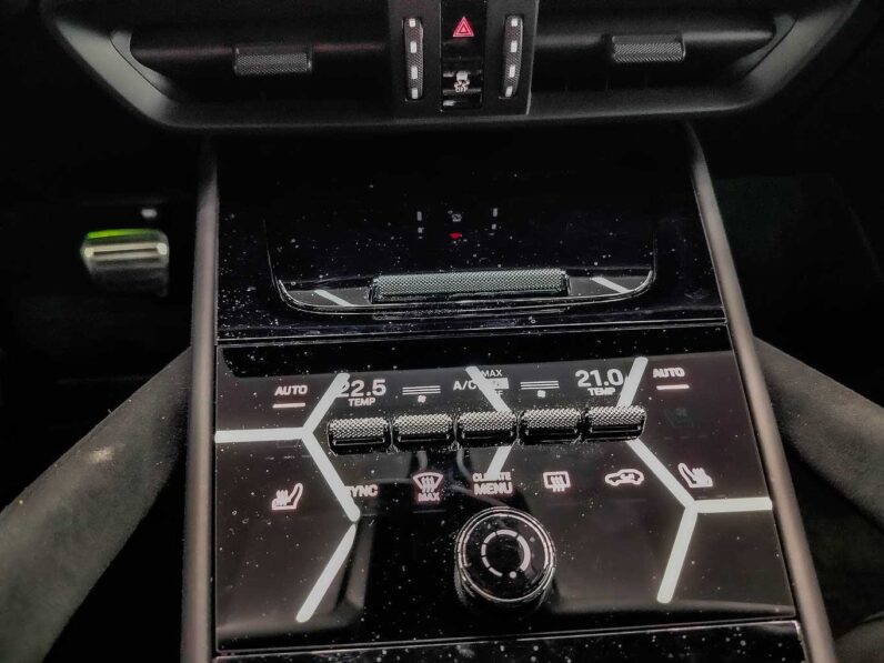 								Porsche Cayenne full									