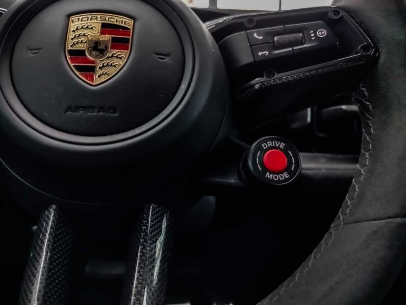 								Porsche Cayenne full									