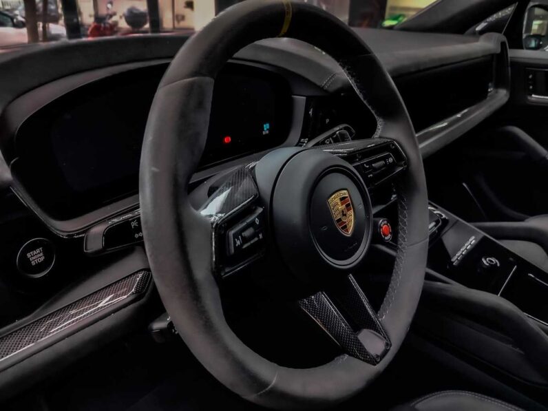 								Porsche Cayenne full									