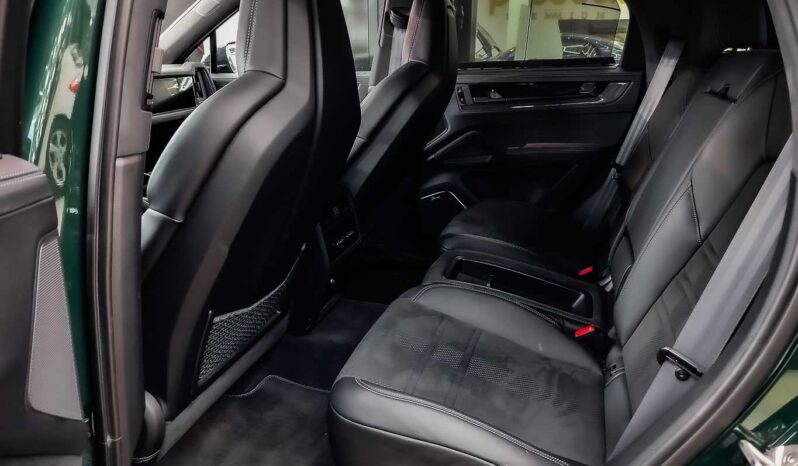 								Porsche Cayenne full									