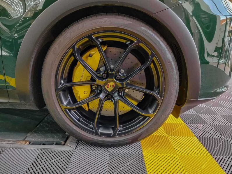 								Porsche Cayenne full									