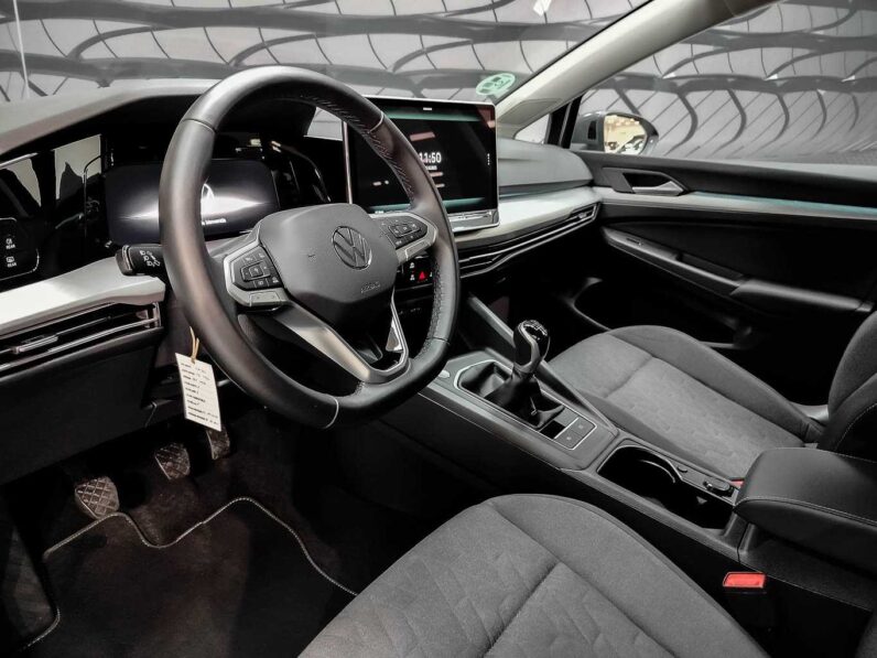 								Volkswagen Golf full									