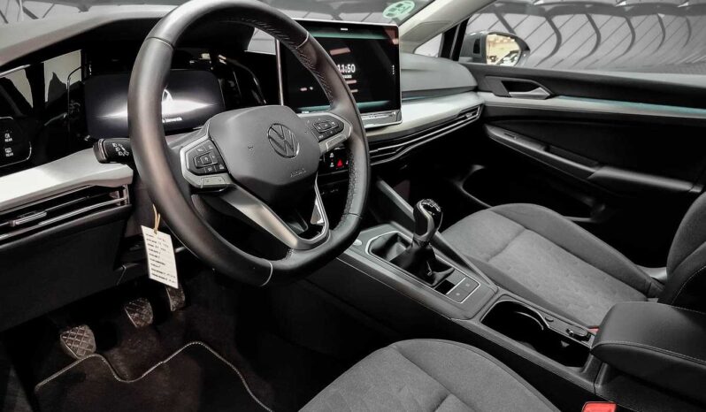 								Volkswagen Golf full									