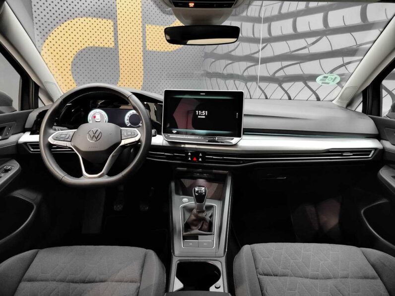 								Volkswagen Golf full									