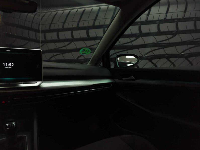 								Volkswagen Golf full									