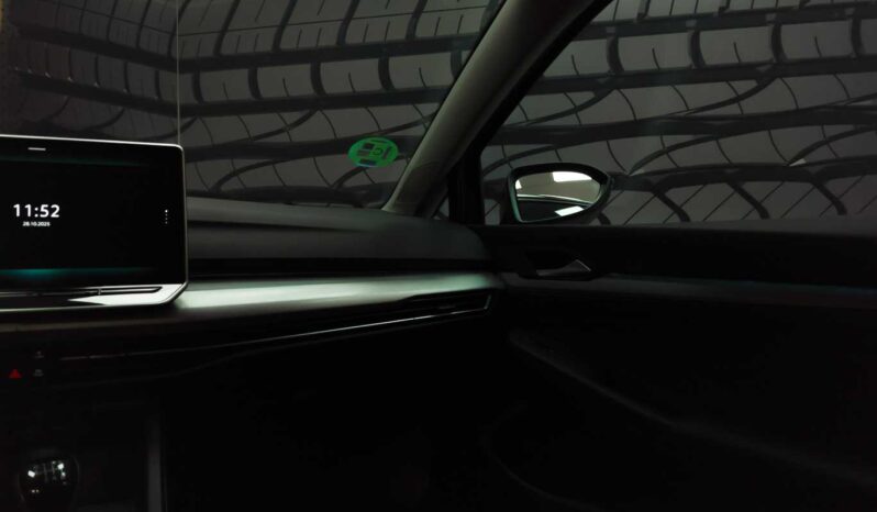 								Volkswagen Golf full									