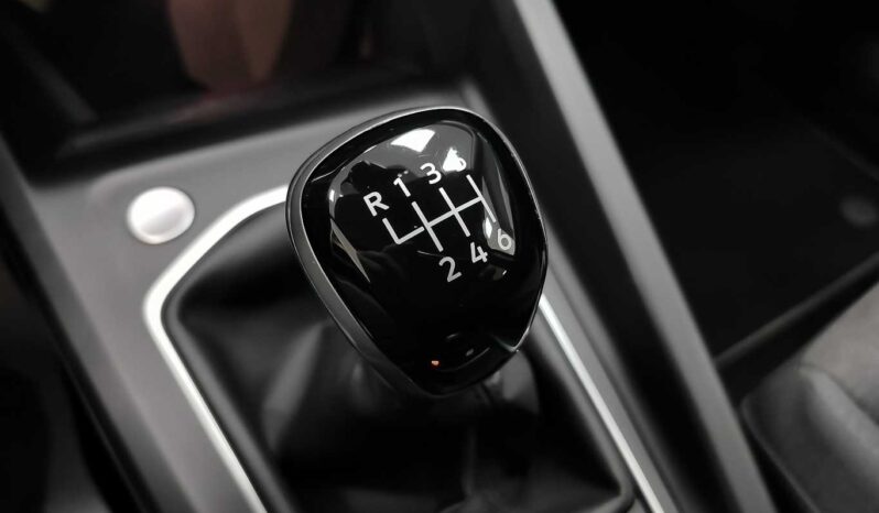 								Volkswagen Golf full									