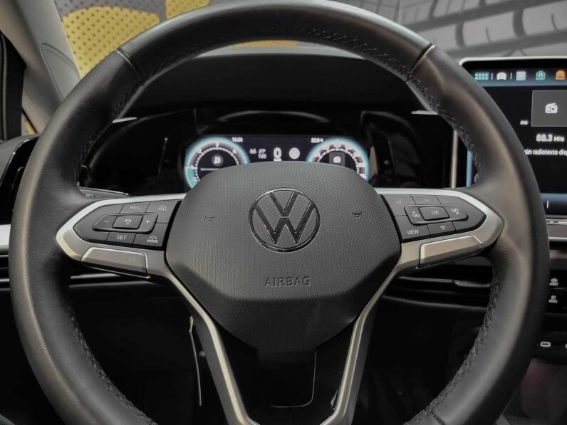 								Volkswagen Golf full									