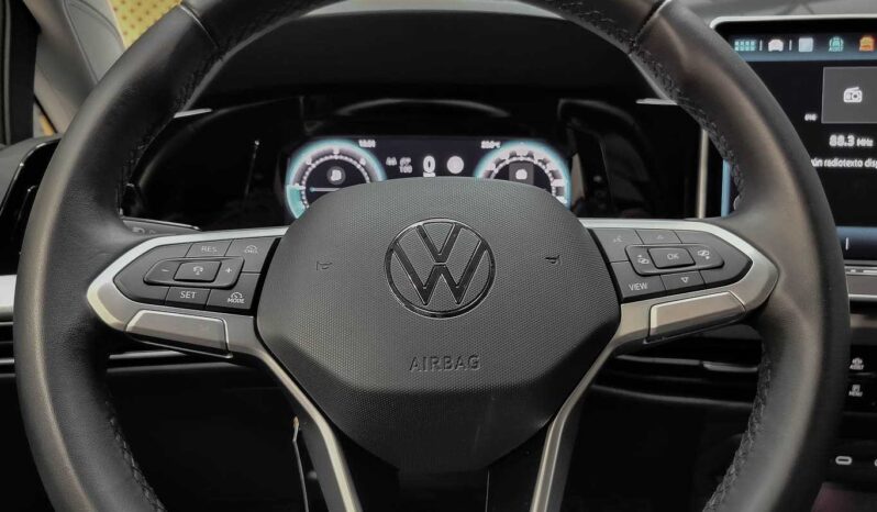 								Volkswagen Golf full									