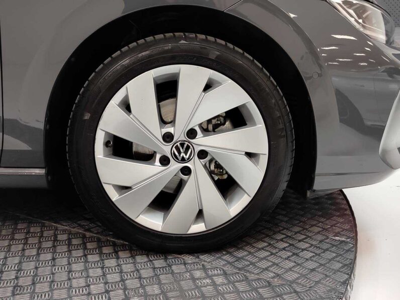 								Volkswagen Golf full									