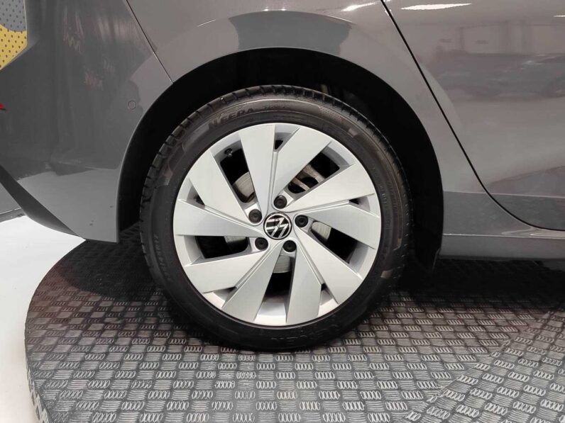 								Volkswagen Golf full									