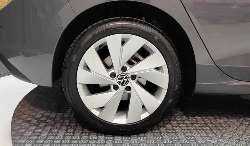 								Volkswagen Golf full									