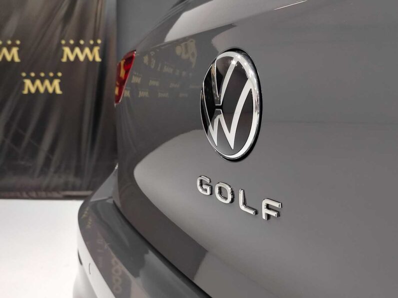 								Volkswagen Golf full									