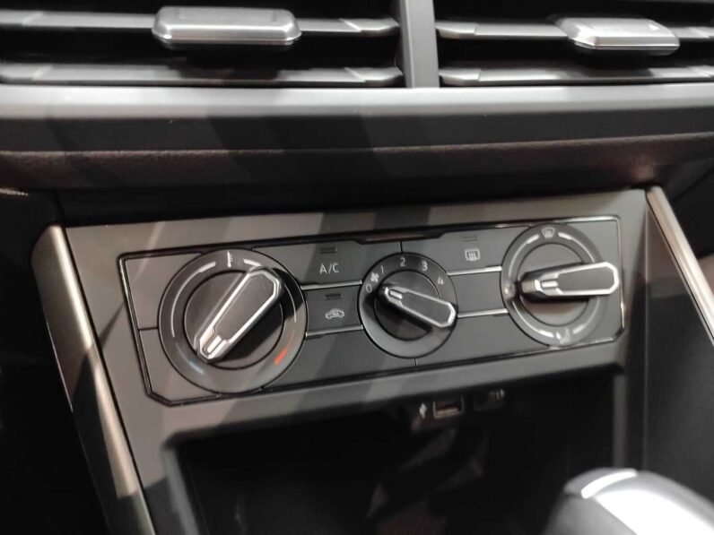 								Volkswagen Polo full									