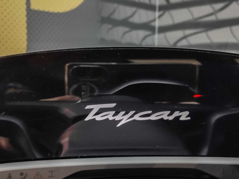 								Porsche Taycan full									