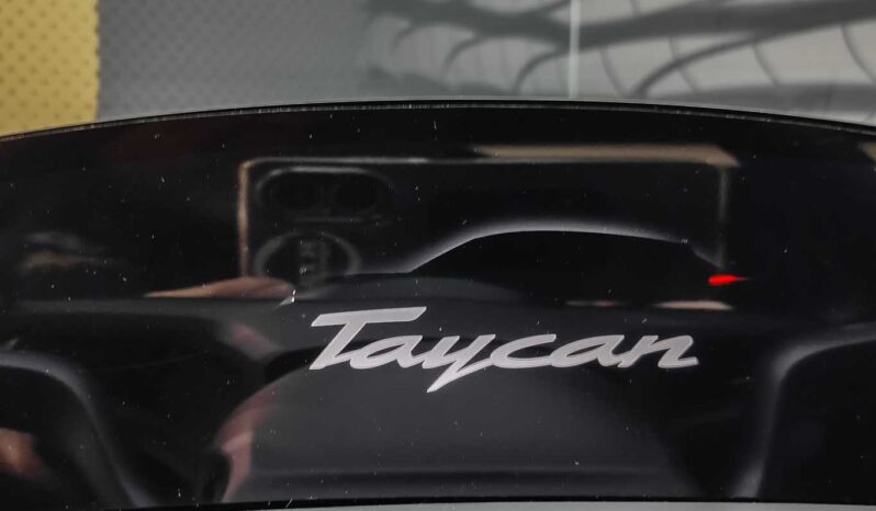 								Porsche Taycan full									