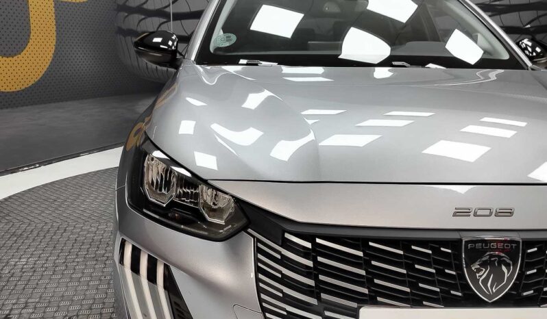 								Peugeot 208 full									