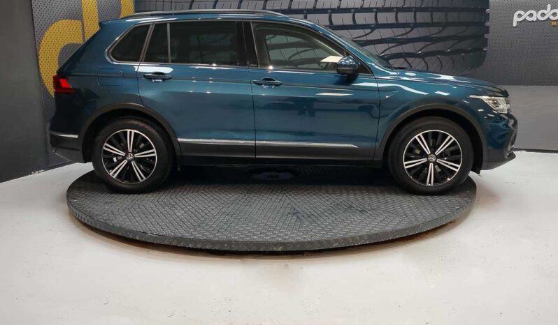 								Volkswagen Tiguan full									