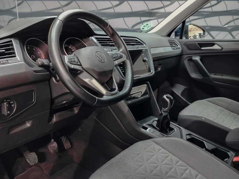 								Volkswagen Tiguan full									