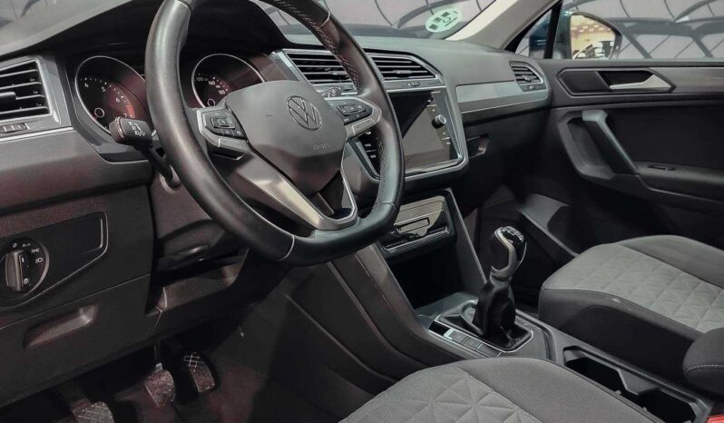 								Volkswagen Tiguan full									