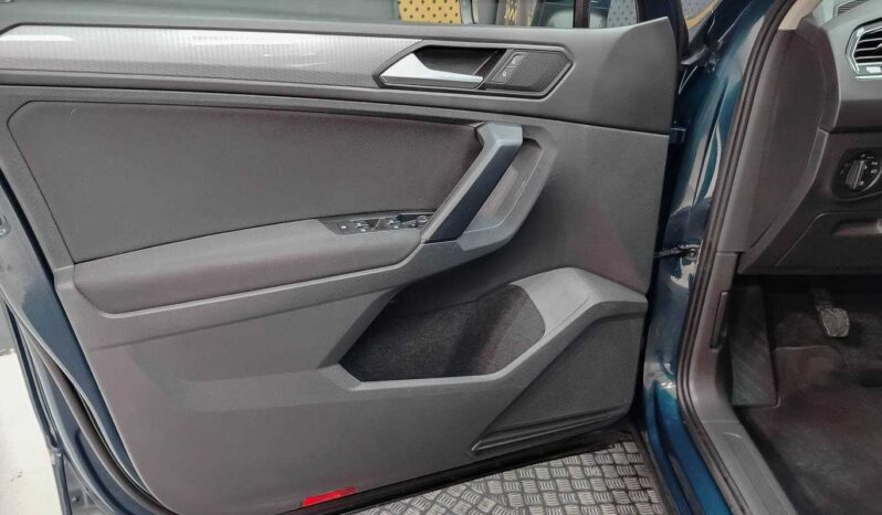 								Volkswagen Tiguan full									