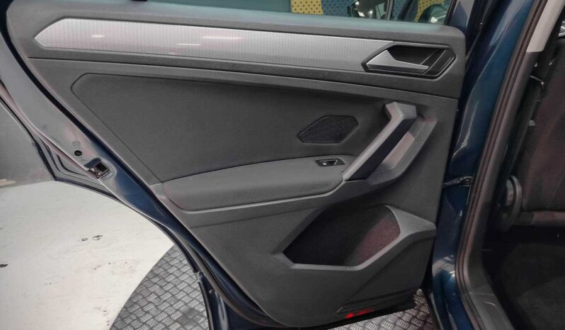 								Volkswagen Tiguan full									