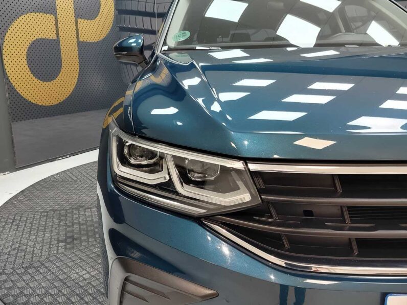 								Volkswagen Tiguan full									